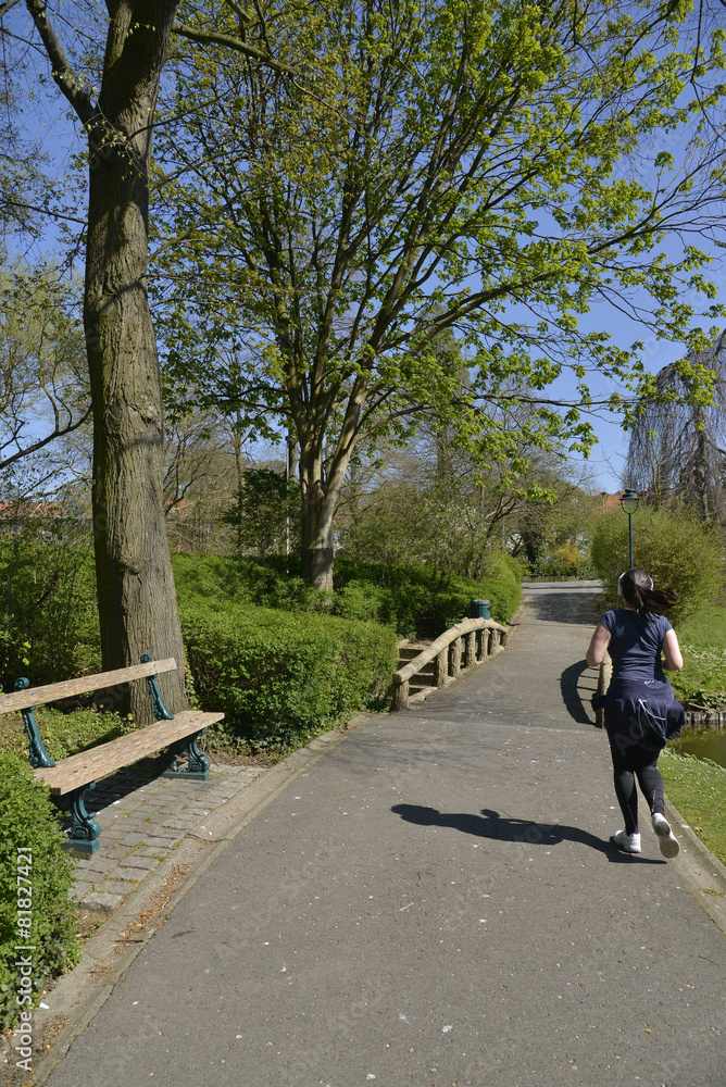 Fototapeta premium Marche rapide au parc Seny au sud de Bruxelles Capitale