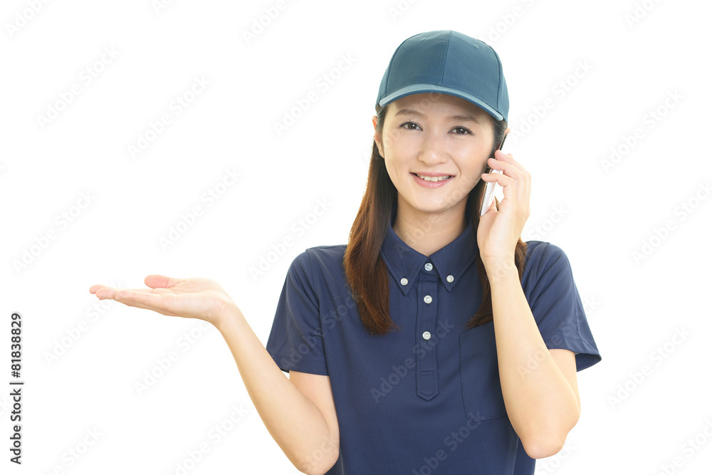 笑顔の女性労働者