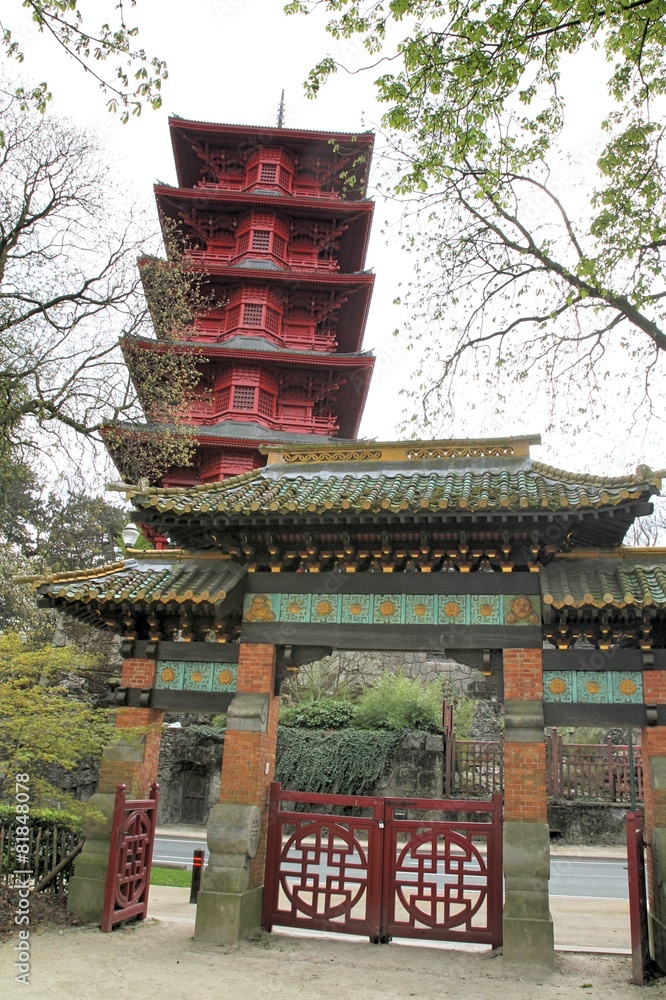 pavillon chinois et tour japonaise à Bruxelles pavillon chinois et tour japonaise à Bruxelles
