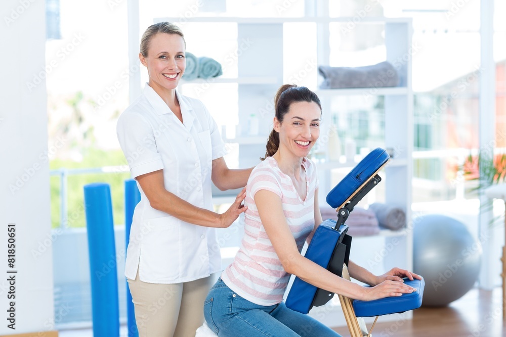 Obraz premium Woman having back massage