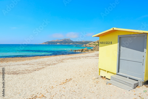 yellow cabin by the shore in Santa Reparata beach © Gabriele Maltinti