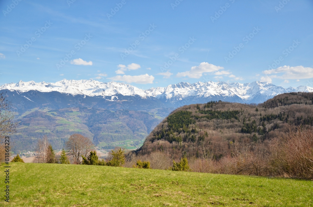 Fototapeta premium Belledonne w oddali (Chartreuse / Isère)
