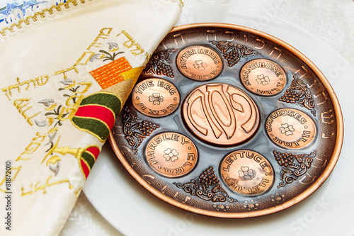 seder plate vor passover holiday