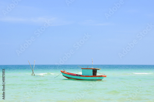 Fishing boat onPhu Quoc sea © leekhoailang