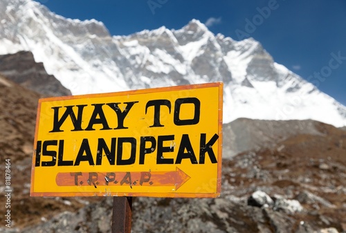 signpost way to Island peak under Lhotse peak