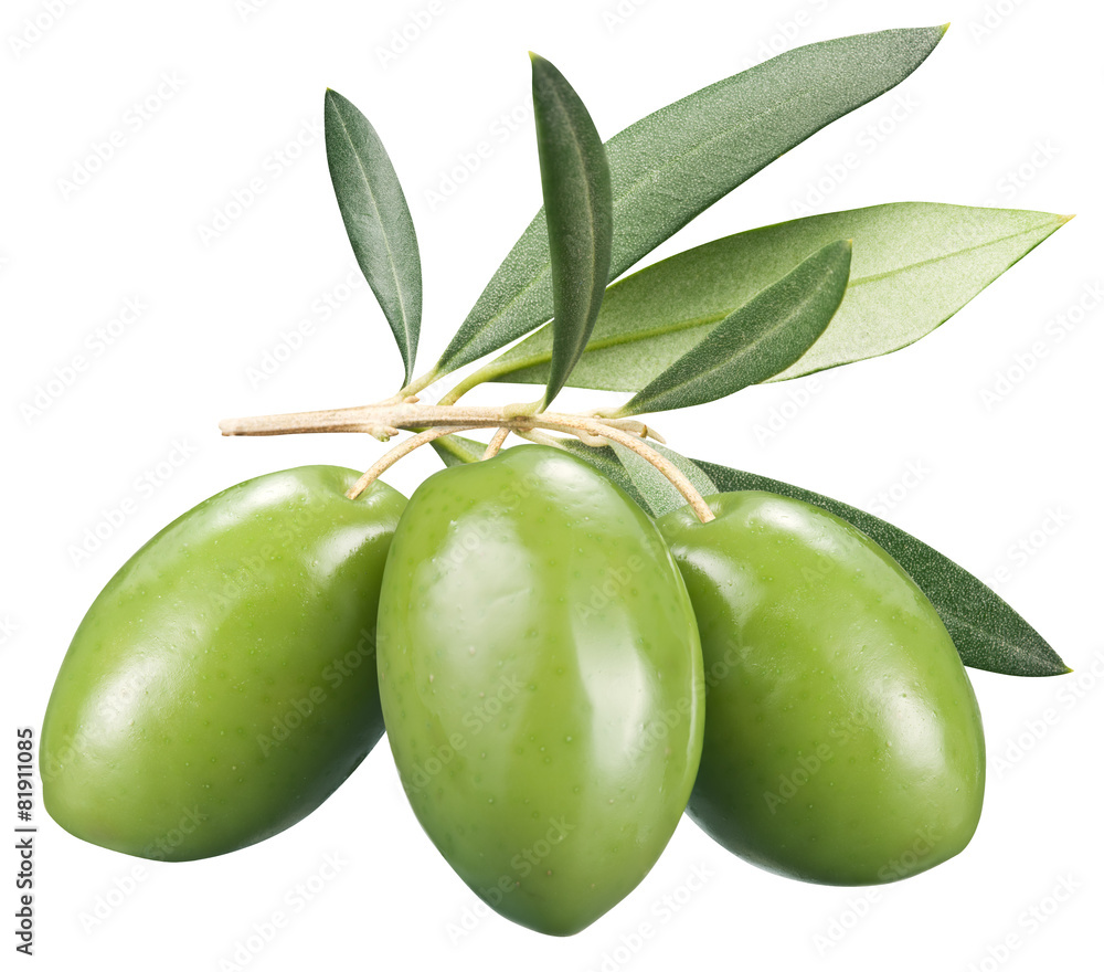 Obraz premium Green olives with leaves on a white background.