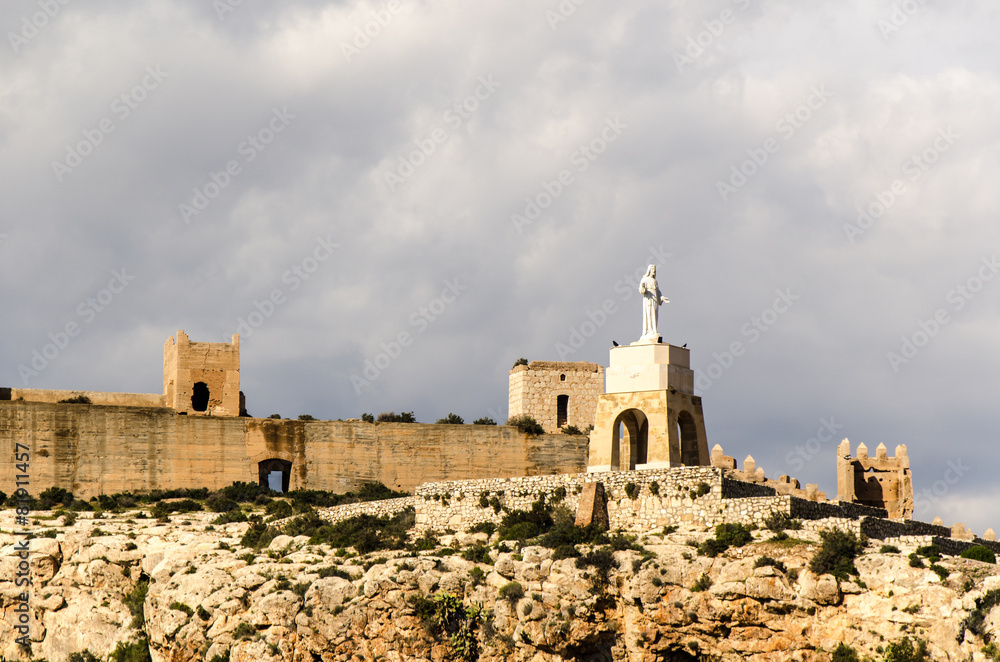 San christobal und Mauer der Alcazaba in Almeria