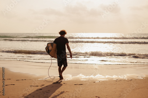 Photography surfing man silhouette on beach