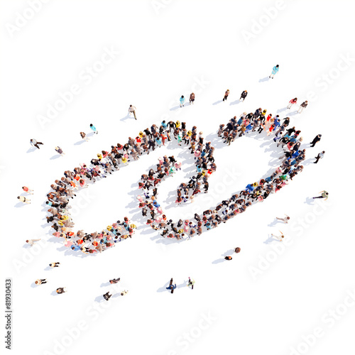 People in the form of a chain link.