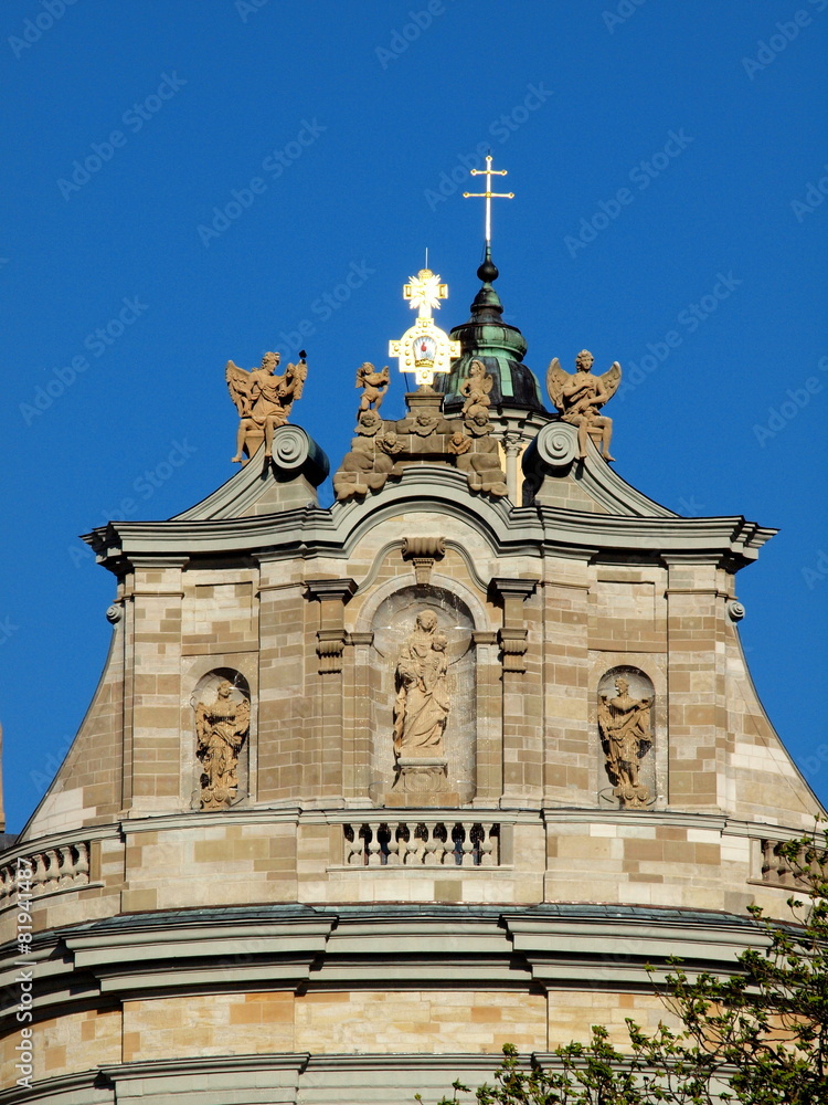 Hauptportal, Basilika Weingarten, Caravaca Kreuz