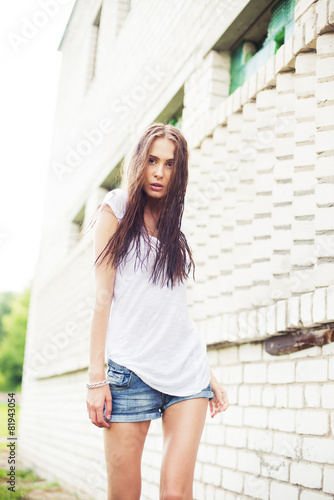 sexy brunette outdoors Free Download sexy brunette outdoors - GFXLoad