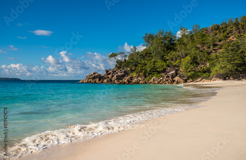 Tropical island beach Anse Lazio, Praslin, Seychelles © javarman
