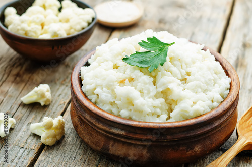creamy cauliflower garlic rice