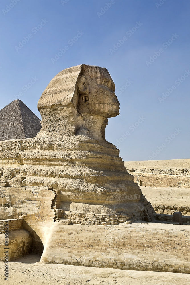 statue of the Sphinx on the Giza plateau