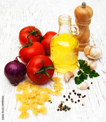 tomatoes, farfalle, garlic and olive oil