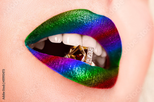 Macro lipgloss make-up