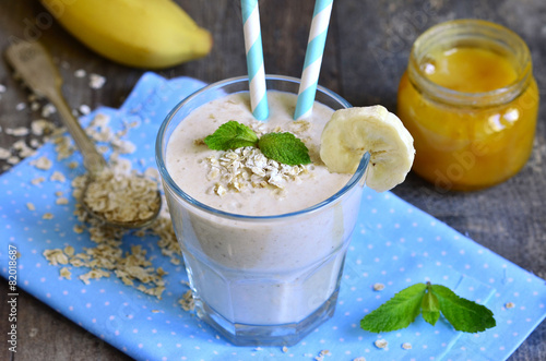 Banana smoothie with honey and oats.