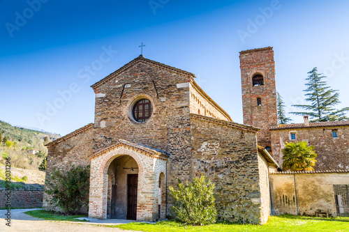 Bild auf Leinwand Evocative religiosity of a Romanesque Church