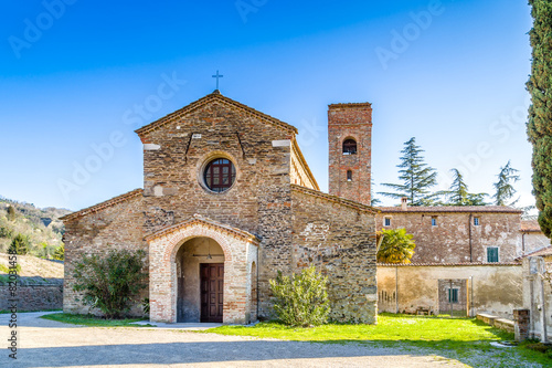 Cuadro en lienzo Evocative religiosity of a Romanesque Church