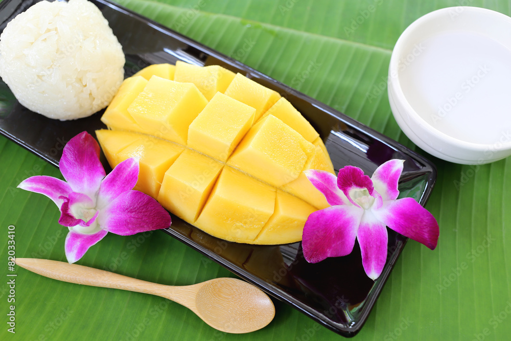 Ripe mango sticky rice. Ripe mango sticky rice.