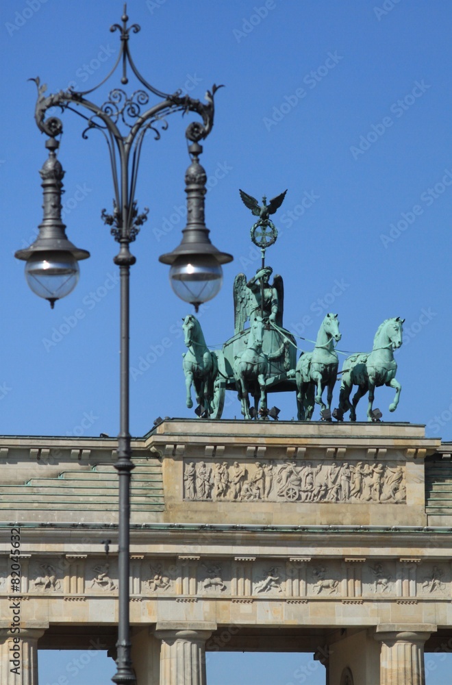 Detail mit Quadriga auf dem Pariser Platz in Berlin Detail mit Quadriga auf dem Pariser Platz in Berlin