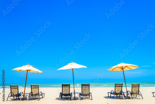 Umbrella beach chair © siraphol