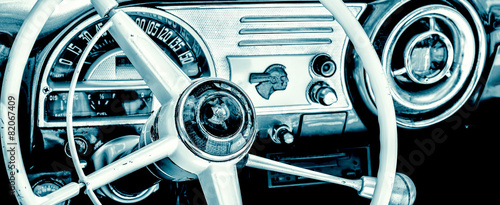 Tableau sur toile Interior of an old american car