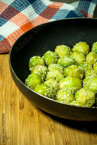 Brussels sprouts with sesame seeds