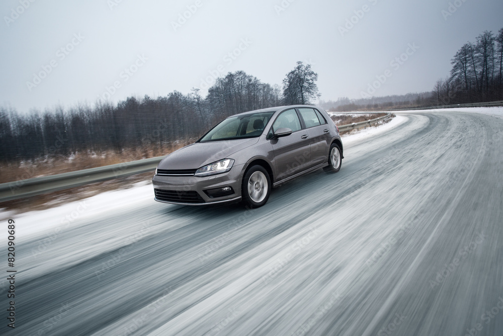 Fototapeta premium Fast moving car