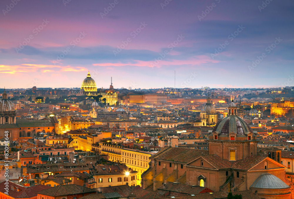 Naklejka premium Wonderful view of Rome at sunset time with St Peter Cathedral
