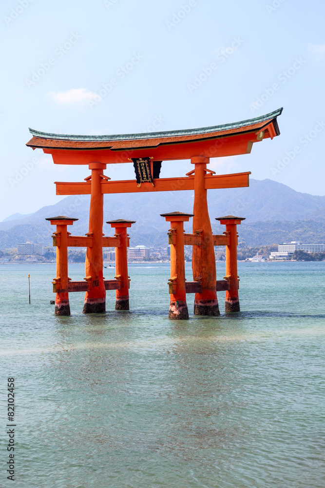 Fototapeta premium Japanese symbol - the sacred red torii. Miyajima, Japan