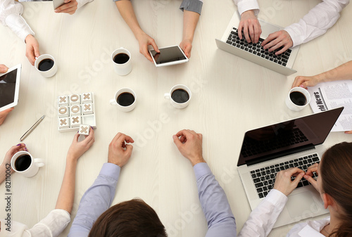 Group of business people wo...