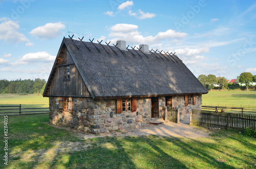 Fototapeta Naklejka Na Ścianę i Meble -  Domek