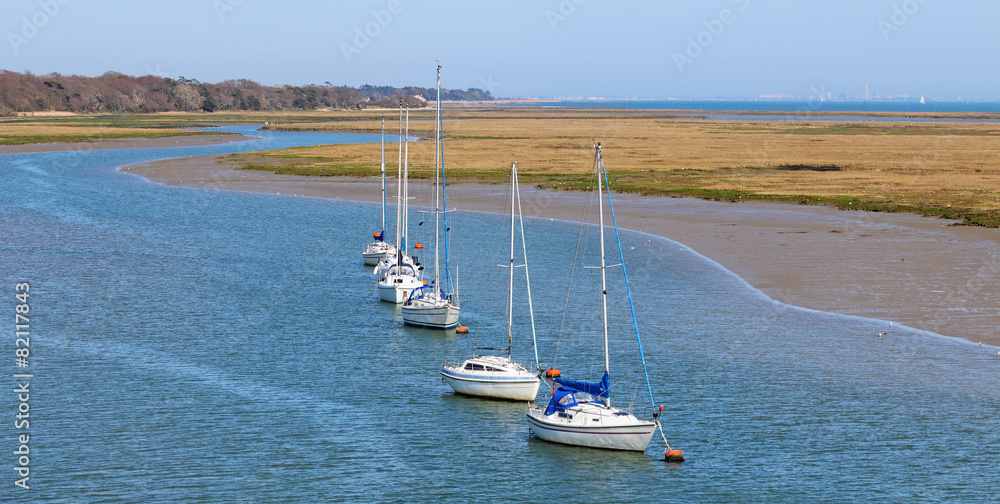 Obraz premium Moored yachts on the Solent in Hampshire
