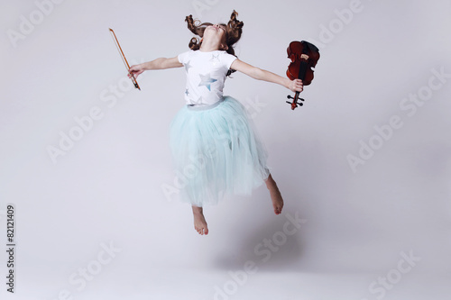 Baby girl with violin