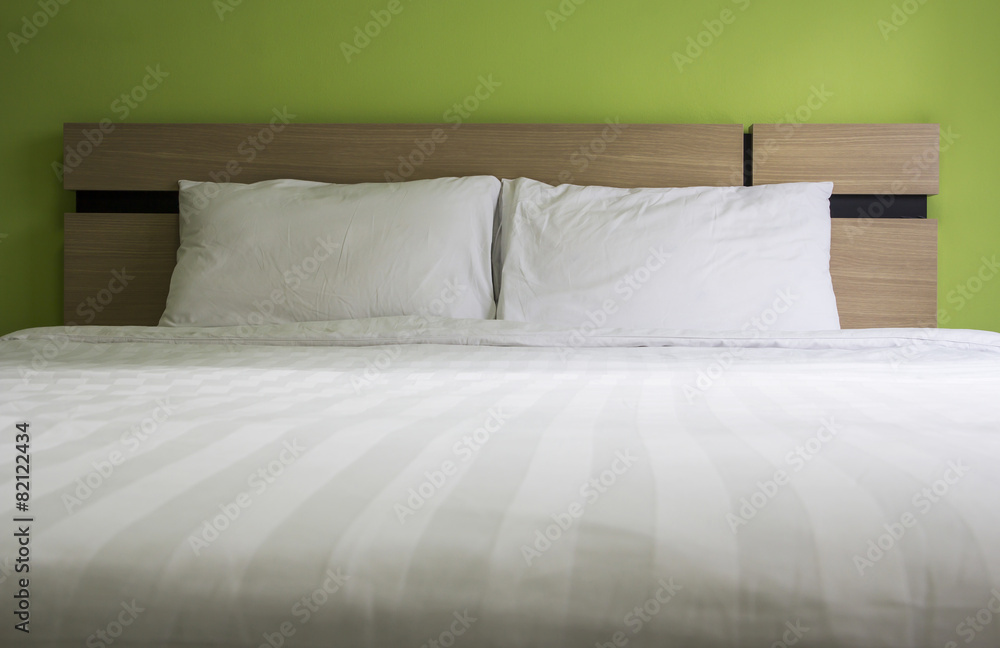 Obraz premium Bed in the bedroom