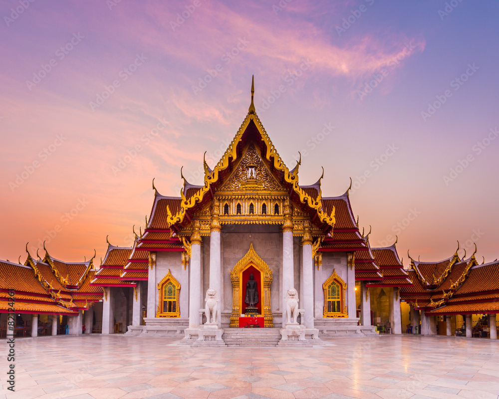 Fototapeta premium The famous marble temple Benchamabophit from Bangkok, Thailand