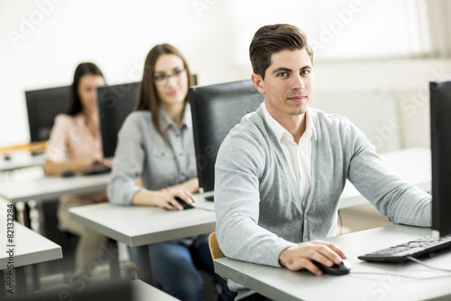 Wallpaper Mural Students in the classroom Torontodigital.ca
