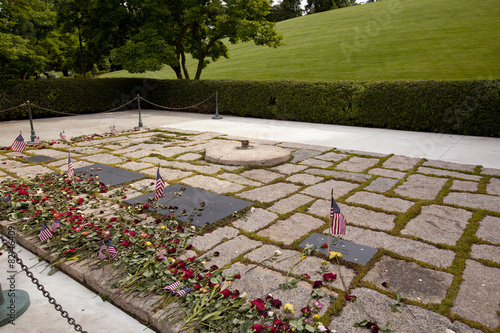 john kennedy and jackie oanasis graves at Arlington National Cem photo