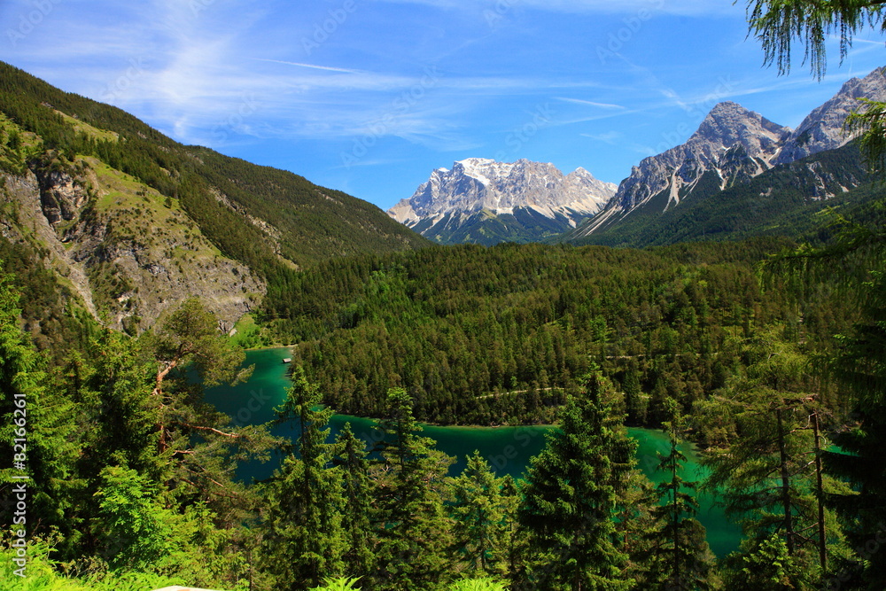 Obraz premium Blingsee mit Zugspitze im Hintergrund