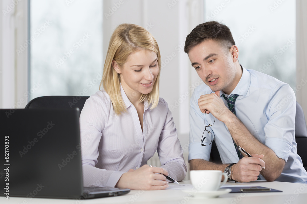 Fototapeta premium Young happy business people