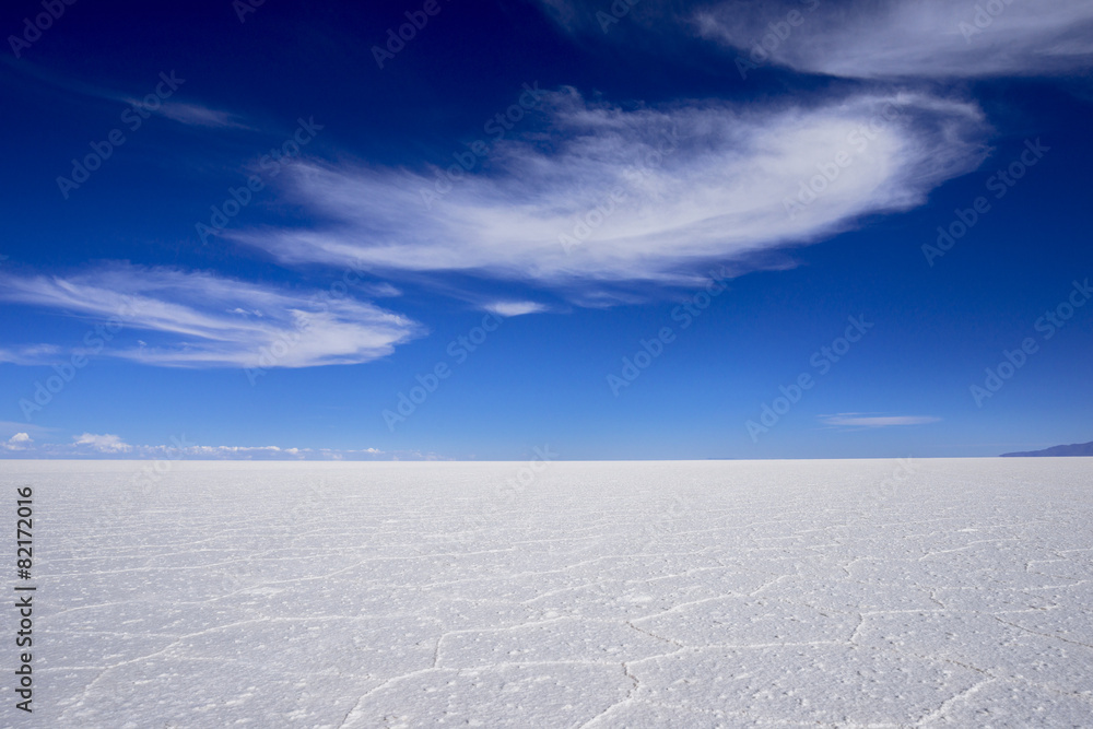 ウユニ塩原の白い大地
