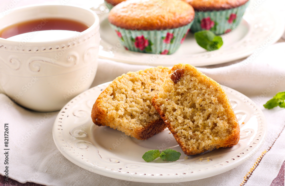 Bran and raisin muffins Bran and raisin muffins
