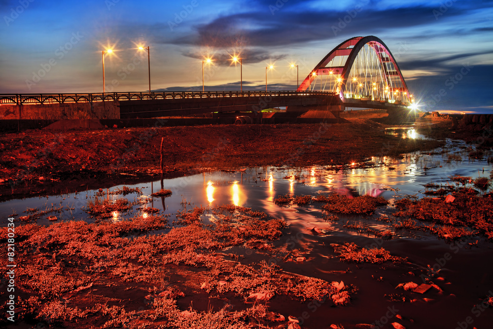 Obraz premium bridge sunset