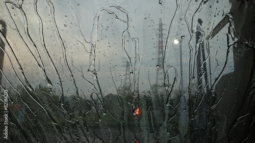 洗車中のフロントガラス photo