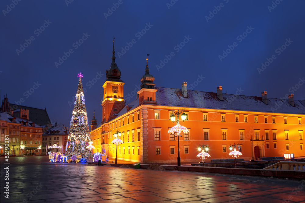 Naklejka premium Warsaw, Castle square in the Christmas holidays