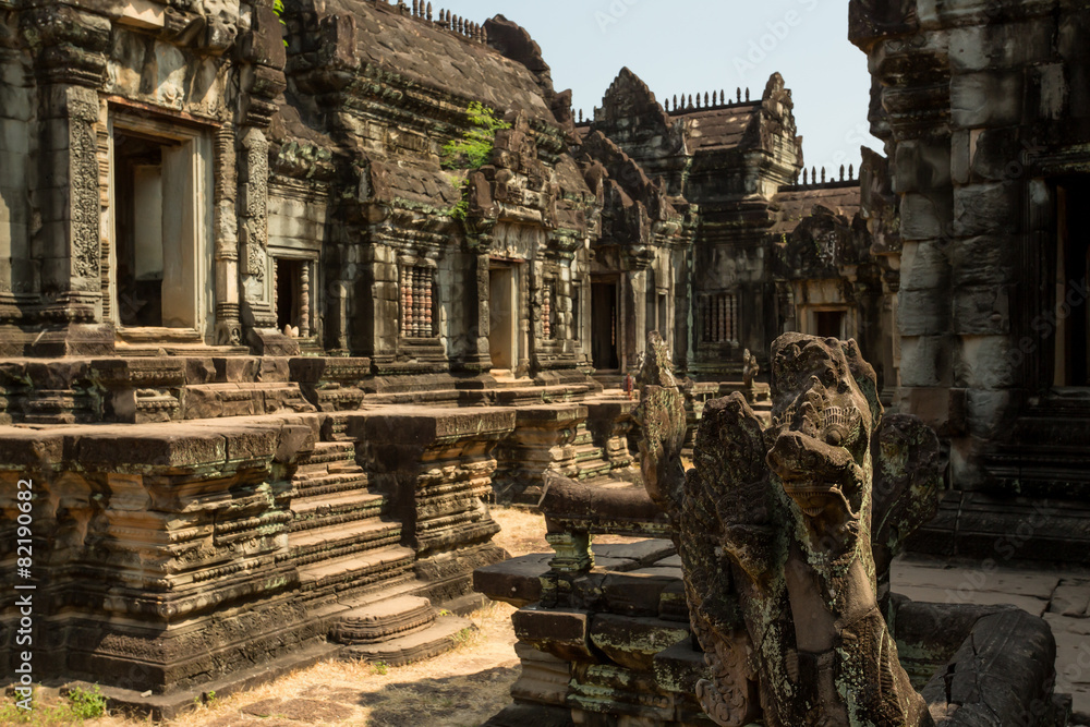 Fototapeta premium Banteay Samre Snakes carving