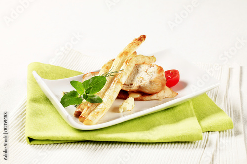 White asparagus and chicken breast