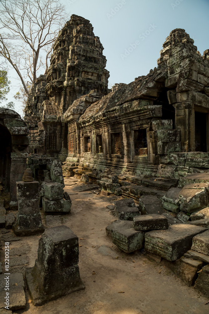 Banteay Kdei hall and tower