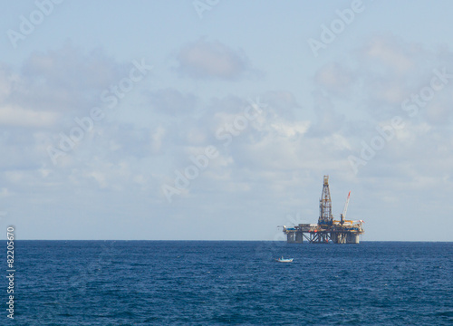 oil platform in the sea © neirfy